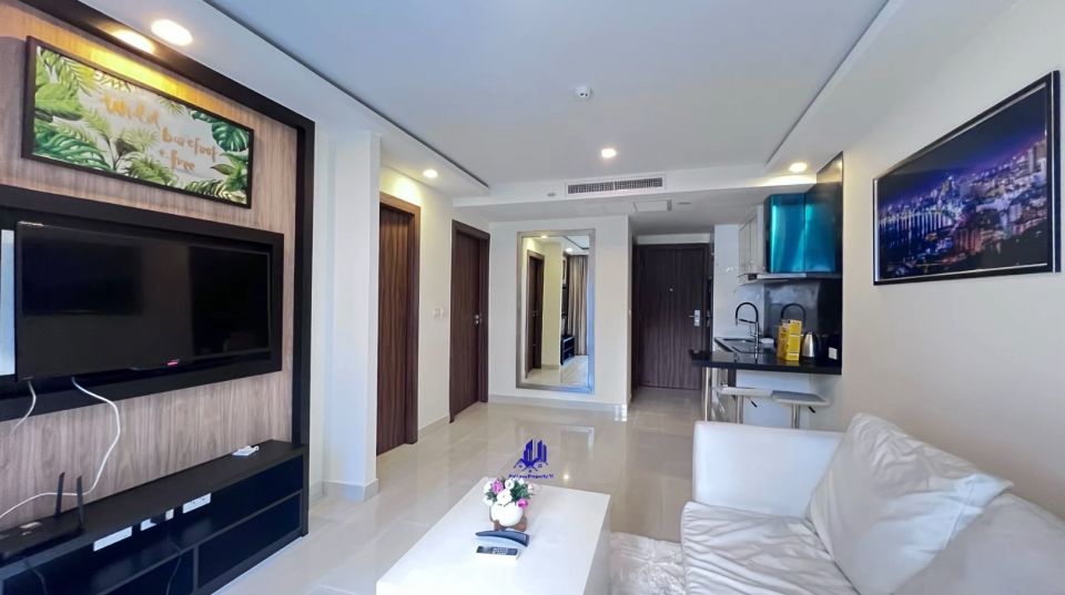 Grand Avenue Residence